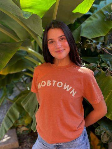 MOBTOWN® Arch Tee- Delta Clay